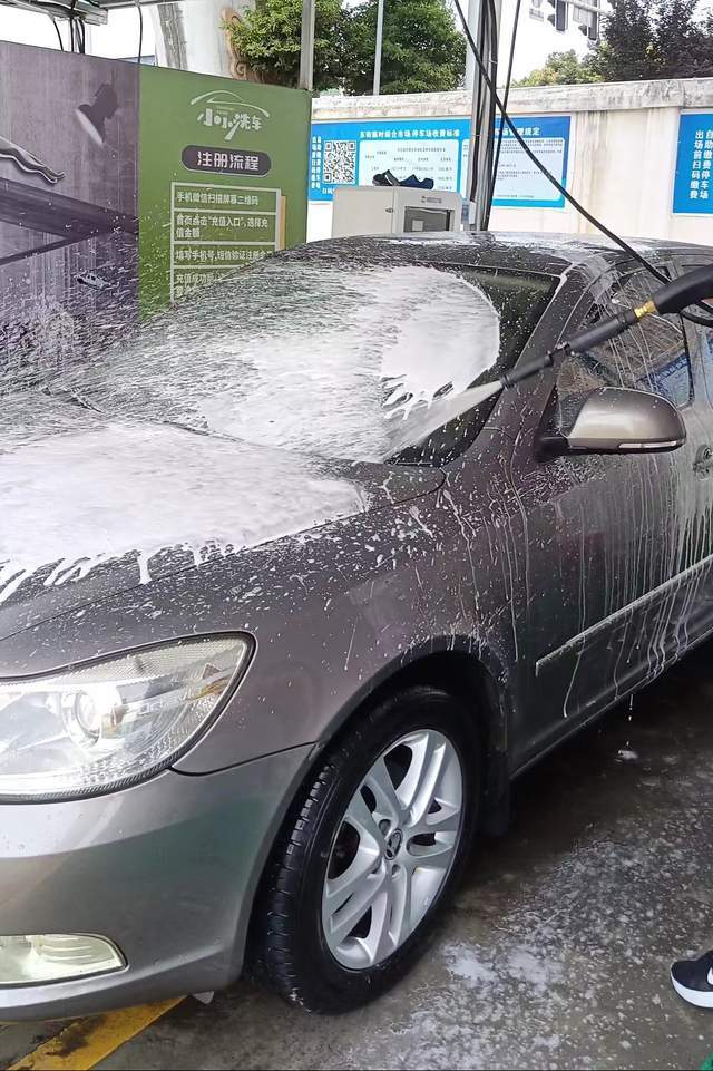 自助洗車機(jī) 輕松便捷，開(kāi)啟洗車新體驗(yàn)
